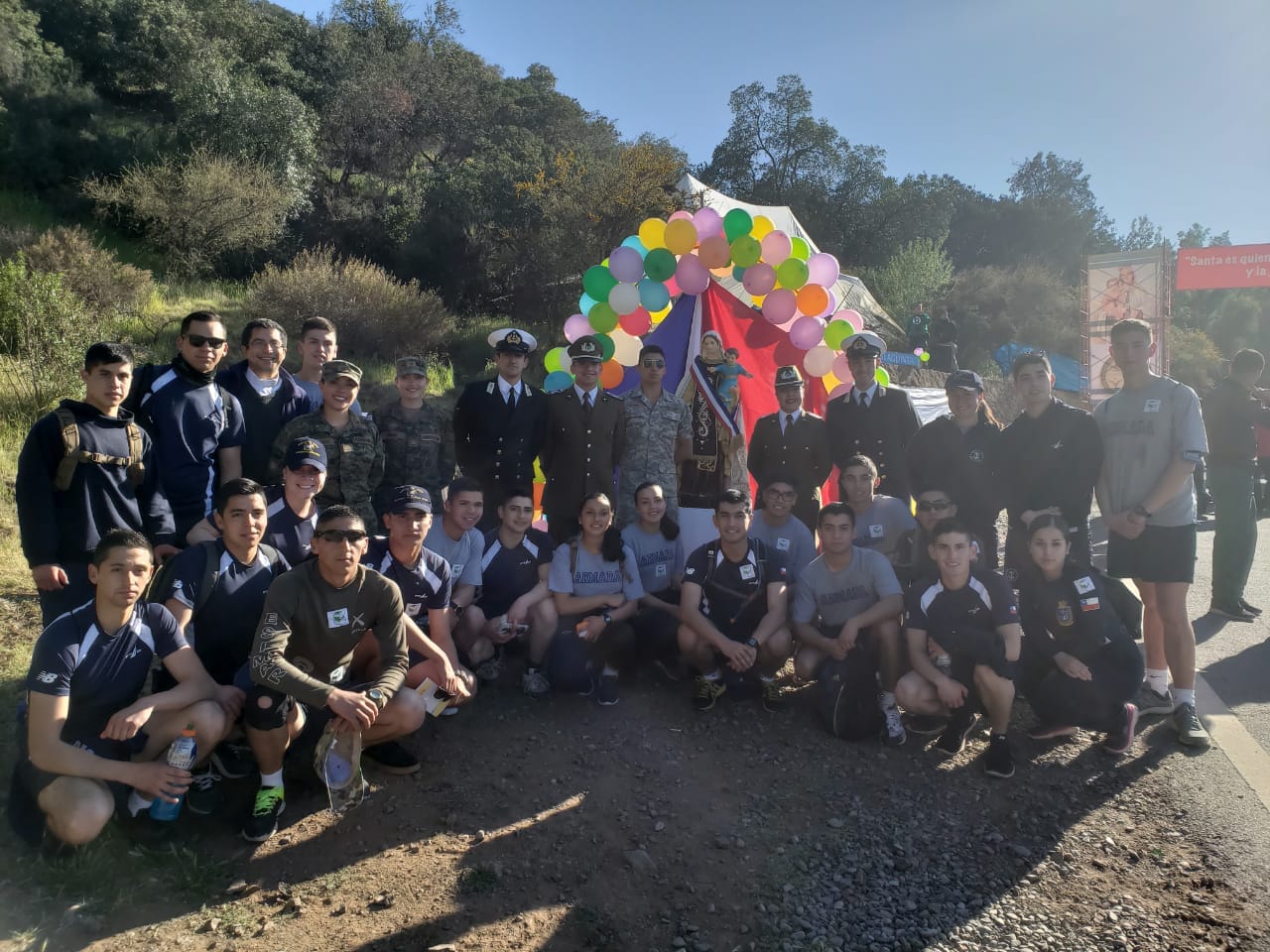 ALUMNOS DE LA APOLINAV EN PEREGRINACIÓN AL SANTUARIO DE TERESITA DE LOS ANDES. ALUMNOS DE LA APOLINAV EN PEREGRINACIÓN AL SANTUARIO DE TERESITA DE LOS ANDES.