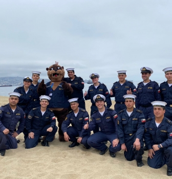 ACADEMIA POLITÉCNICA NAVAL PARTICIPÓ CON MONITORES EN EL “DÍA INTERNACIONAL DE LIMPIEZA DE PLAYAS”.