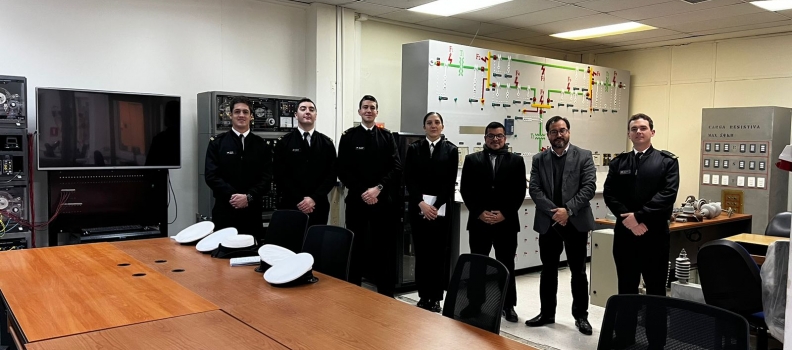 ALUMNOS DE LA ACADEMIA POLITÉCNICA NAVAL DEL ÁREA ELÉCTRICA VISITAN LA PUCV.