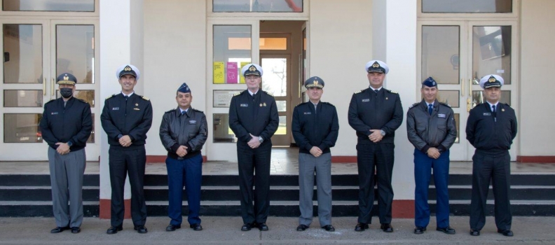 LAS ACADEMIAS POLITÉCNICAS MILITAR Y AERONÁUTICA VISITARON LA ACADEMIA POLITÉCNICA NAVAL.