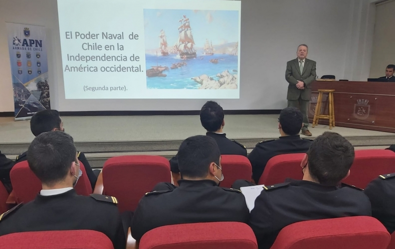 CONFERENCIA “EL PODER NAVAL DE CHILE EN LA INDEPENDENCIA DE AMÉRICA OCCIDENTAL” EN LA ACADEMIA POLITÉCNICA NAVAL.