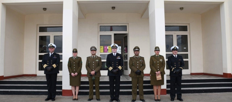 LA ACADEMIA POLITÉCNICA NAVAL RECIBIÓ SALUDOS PROTOCOLARES DE CARABINEROS DE CHILE.