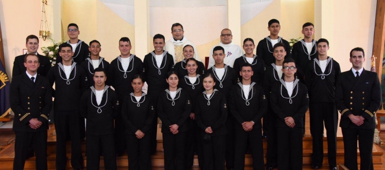 ALUMNOS DE LA ACADEMIA POLITÉCNICA NAVAL RECIBIERON LOS SACRAMENTOS DEL BAUTISMO Y COMUNIÓN.