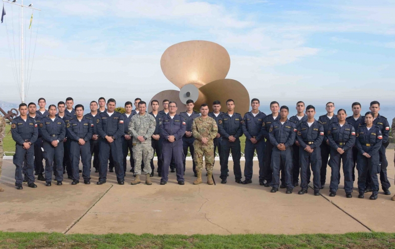 ALUMNOS DE LA ACADEMIA POLITÉCNICA NAVAL REALIZAN MÓDULO DE COMUNICACIÓN CONJUNTA.