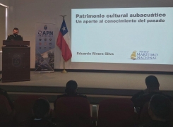 EXPOSITOR DEL MUSEO MARÍTIMO NACIONAL SE PRESENTA EN LA ACADEMIA POLITÉCNICA NAVAL.