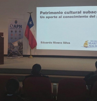 EXPOSITOR DEL MUSEO MARÍTIMO NACIONAL SE PRESENTA EN LA ACADEMIA POLITÉCNICA NAVAL.