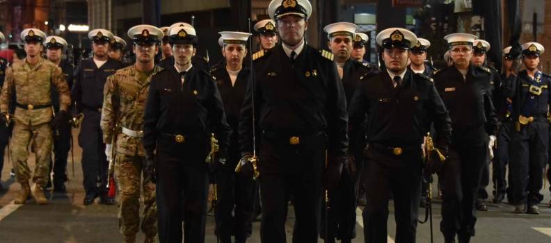 ACADEMIA POLITÉCNICA NAVAL EFECTUÓ PREPARATORIA NOCTURNA PARA EL DESFILE DEL 21 DE MAYO.