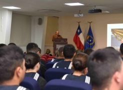 LA ACADEMIA DE HISTORIA NAVAL Y MARÍTIMA DE CHILE EXPONE EN LA ACADEMIA POLITÉCNICA NAVAL.