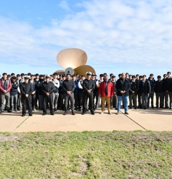 ALUMNOS DEL COLEGIO NOCEDAL VISITARON LA ACADEMIA POLITÉCNICA NAVAL.