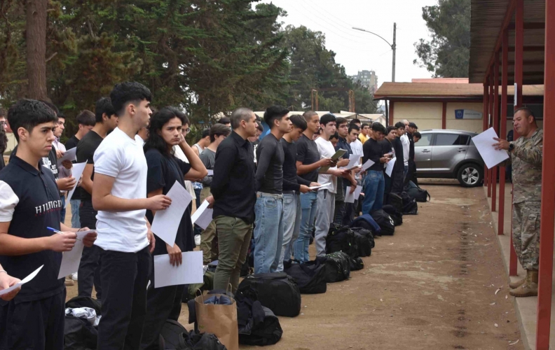 SELECCIONADOS AL SERVICIO MILITAR 2023 FUERON ACUARTELADOS Y SERÁN TRASLADADOS POR LA ACADEMIA POLITÉCNICA NAVAL.