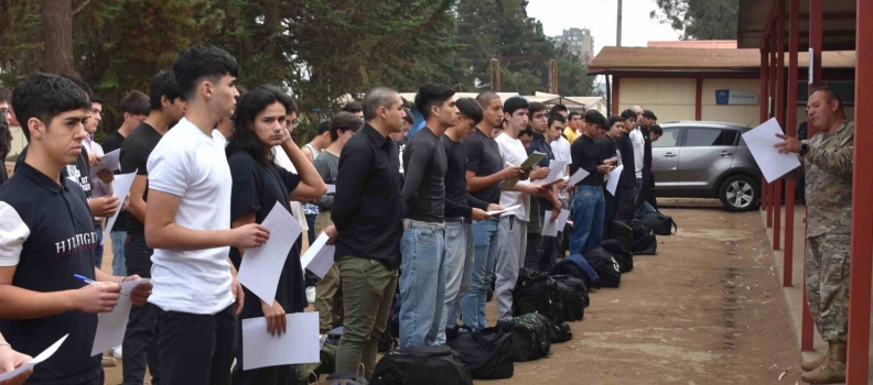 SELECCIONADOS AL SERVICIO MILITAR 2023 FUERON ACUARTELADOS Y SERÁN TRASLADADOS POR LA ACADEMIA POLITÉCNICA NAVAL.