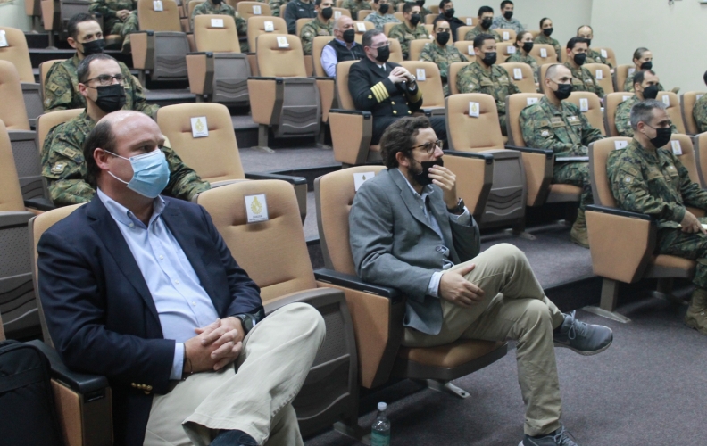 DIRECTOR DE LA ACADEMIA POLITÉCNICA NAVAL PARTICIPA EN SEMINARIO PRESENCIAL DE LA ACADEMIA POLITÉCNICA MILITAR.