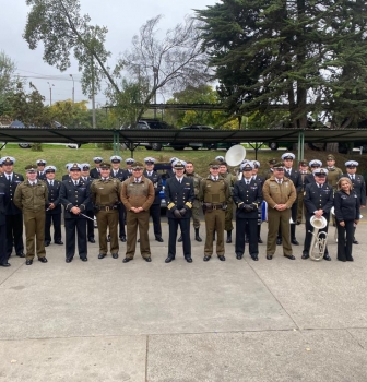 DELEGACIÓN DE LA ACADEMIA POLITÉCNICA NAVAL EFECTUÓ SALUDOS PROTOCOLARES A CARABINEROS DE CHILE DE GOMEZ CARREÑO.