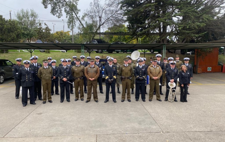 DELEGACIÓN DE LA ACADEMIA POLITÉCNICA NAVAL EFECTUÓ SALUDOS PROTOCOLARES A CARABINEROS DE CHILE DE GOMEZ CARREÑO.