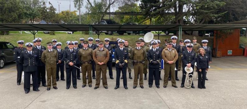 DELEGACIÓN DE LA ACADEMIA POLITÉCNICA NAVAL EFECTUÓ SALUDOS PROTOCOLARES A CARABINEROS DE CHILE DE GOMEZ CARREÑO.