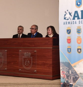 LA ACADEMIA DE HISTORIA NAVAL Y MARÍTIMA DE CHILE EXPONE EN LA ACADEMIA POLITÉCNICA NAVAL.