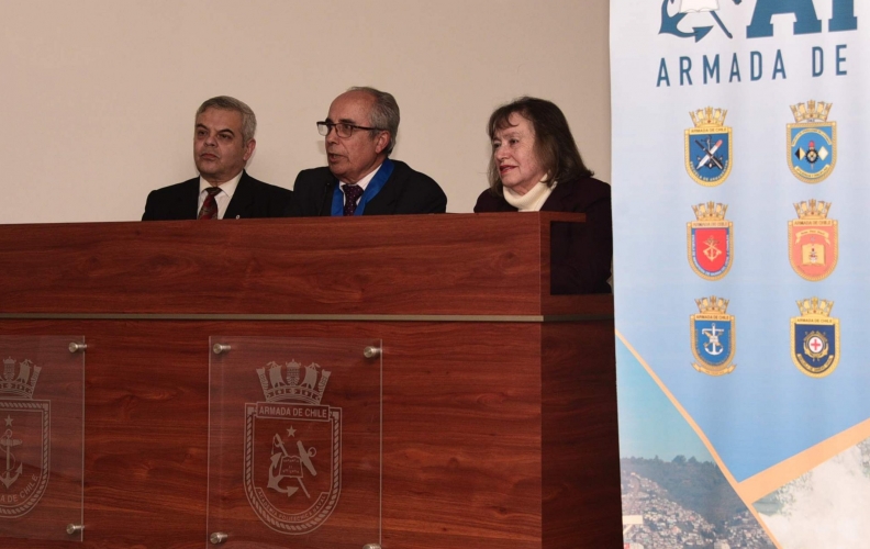 LA ACADEMIA DE HISTORIA NAVAL Y MARÍTIMA DE CHILE EXPONE EN LA ACADEMIA POLITÉCNICA NAVAL.