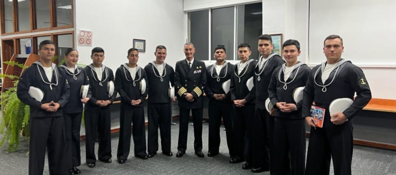 ACADEMIA POLITÉCNICA NAVAL CELEBRÓ EL DÍA INTERNACIONAL DEL LIBRO.