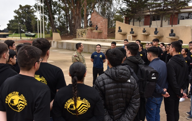 ALUMNOS DEL PREMILITAR “ORIÓN” VISITARON LA ACADEMIA POLITÉCNICA NAVAL.