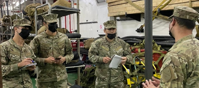 GUARDIAMARINAS INFANTES DE MARINA TRABAJAN EN LA B.A.E.