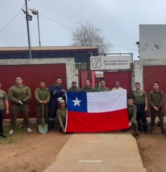 ALUMNOS DE LA ACADEMIA POLITÉCNICA NAVAL APOYAN VOLUNTARIAMENTE UNA ESCUELA EN PLAYA ANCHA.