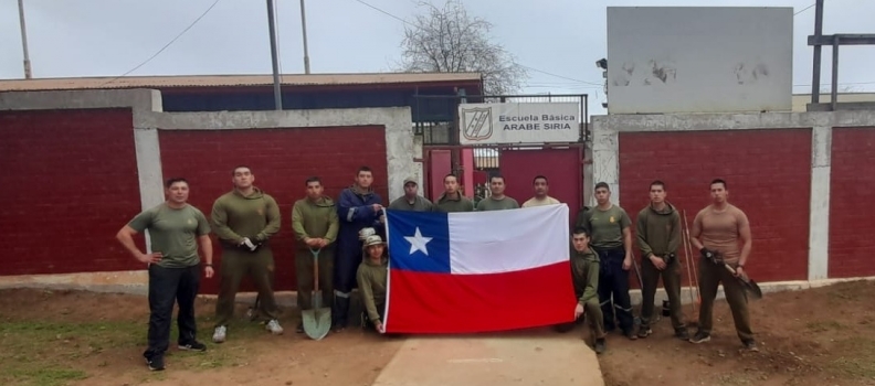 ALUMNOS DE LA ACADEMIA POLITÉCNICA NAVAL APOYAN VOLUNTARIAMENTE UNA ESCUELA EN PLAYA ANCHA.