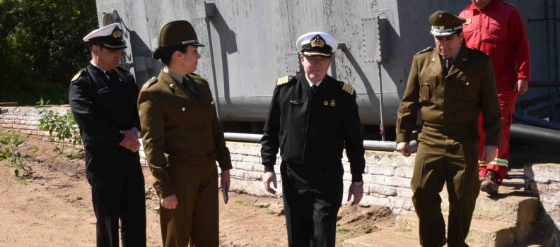 DIRECTOR DE LA ESCUELA DE ESPECIALIDADES DE CARABINEROS VISITA LA ACADEMIA POLITÉCNICA NAVAL.