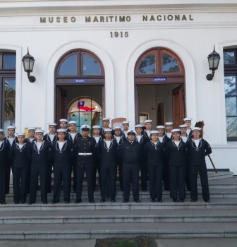 ALUMNOS DE LA ACADEMIA POLITÉCNICA NAVAL ASISTEN AL MUSEO MARÍTIMO NACIONAL.