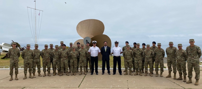 ALUMNOS DE LA ESCUELA DE TELECOMUNICACIONES DEL EJÉRCITO VISITAN LA ACADEMIA POLITÉCNICA NAVAL.