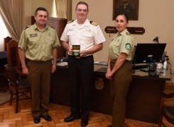 ACADEMIA POLITÉCNICA NAVAL RECIBIÓ LA VISITA DE CARABINEROS DE CHILE.