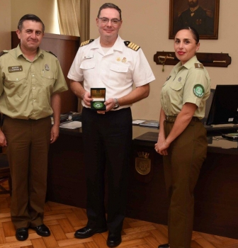 ACADEMIA POLITÉCNICA NAVAL RECIBIÓ LA VISITA DE CARABINEROS DE CHILE.