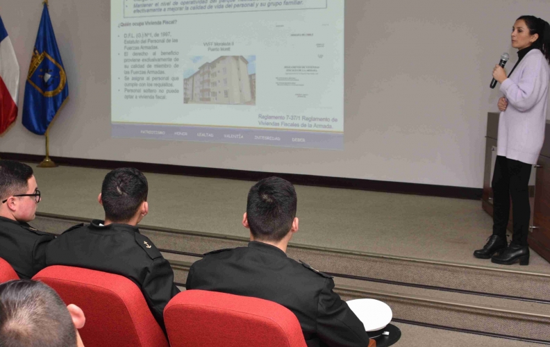 CONFERENCIA DE PREVENCIÓN SOCIAL DESTINADO A GRUMETES REALIZÓ LA ACADEMIA POLITÉCNICA NAVAL.