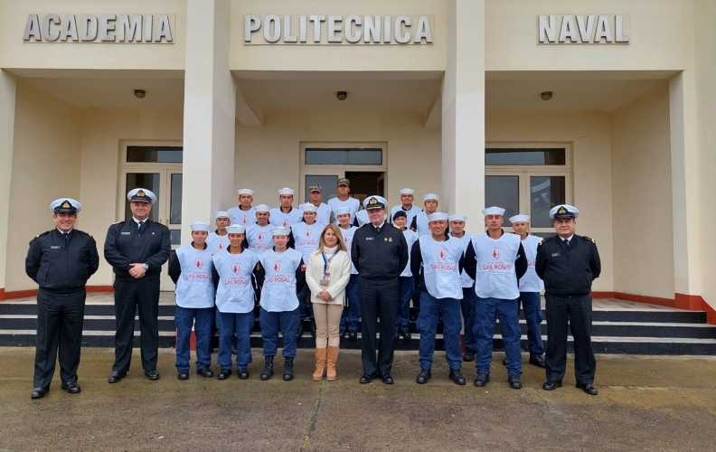 ALUMNOS DE LA ACADEMIA POLITÉCNICA NAVAL PARTICIPAN VOLUNTARIAMENTE EN LA COLECTA “FUNDACIÓN LAS ROSAS”.