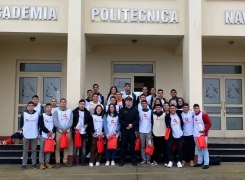 ALUMNOS DE LA ACADEMIA POLITÉCNICA NAVAL PARTICIPAN EN COLECTA “COANIQUEM”.