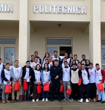 ALUMNOS DE LA ACADEMIA POLITÉCNICA NAVAL PARTICIPAN EN COLECTA “COANIQUEM”.