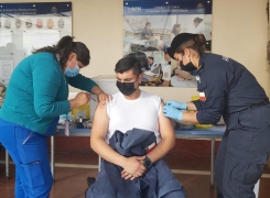 LA ACADEMIA POLITÉCNICA NAVAL REALIZÓ PROCESO DE VACUNACIÓN COVID E INFLUENZA A SU DOTACIÓN.