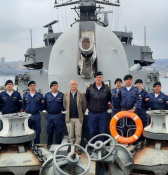 VISITA PROFESIONAL EFECTUARON ALUMNOS DE LA ACADEMIA POLITÉCNICA NAVAL A LA FRAGATA LYNCH.