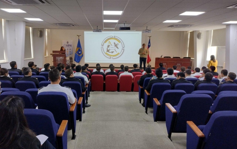 UNIDAD DE ASEGURAMIENTO DE LA CALIDAD DE LA ACADEMIA POLITÉCNICA NAVAL COMENZÓ CICLO DE CHARLAS A SUS OFICIALES ALUMNOS.