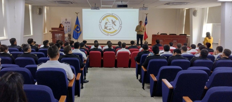 UNIDAD DE ASEGURAMIENTO DE LA CALIDAD DE LA ACADEMIA POLITÉCNICA NAVAL COMENZÓ CICLO DE CHARLAS A SUS OFICIALES ALUMNOS.