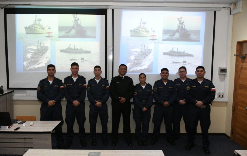 ACADEMIA POLITÉCNICA NAVAL REALIZA CHARLA MOTIVACIONAL DE LA ESPECIALIDAD DE ELECTRÓNICA.