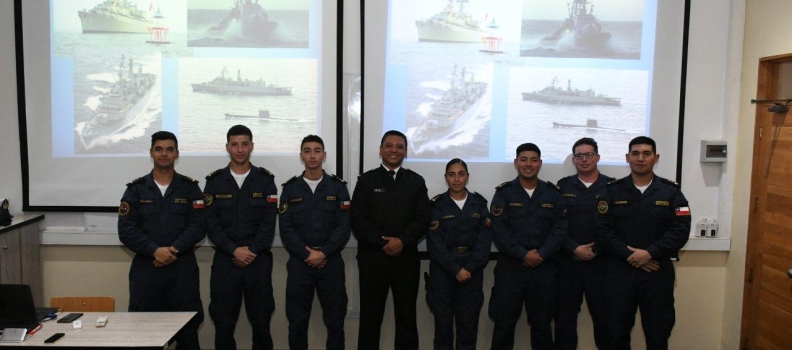 ACADEMIA POLITÉCNICA NAVAL REALIZA CHARLA MOTIVACIONAL DE LA ESPECIALIDAD DE ELECTRÓNICA.