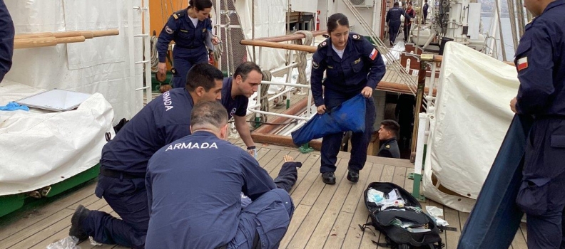 ACADEMIA POLITÉCNICA NAVAL EJECUTÓ TALLER MANEJO DE RECURSOS EN CRISIS PARA DOTACIÓN DEL B.E. ESMERALDA.