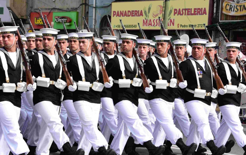 ACADEMIA POLITÉCNICA NAVAL DESFILÓ EN VALPARAÍSO EN CONMEMORACIÓN DEL 213° ANIVERSARIO PATRIO.