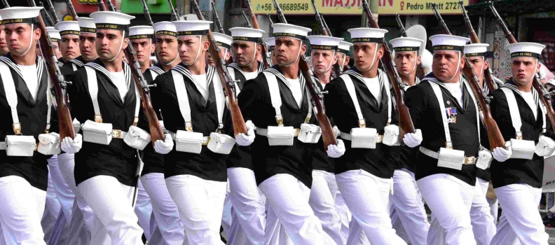 ACADEMIA POLITÉCNICA NAVAL DESFILÓ EN VALPARAÍSO EN CONMEMORACIÓN DEL 213° ANIVERSARIO PATRIO.