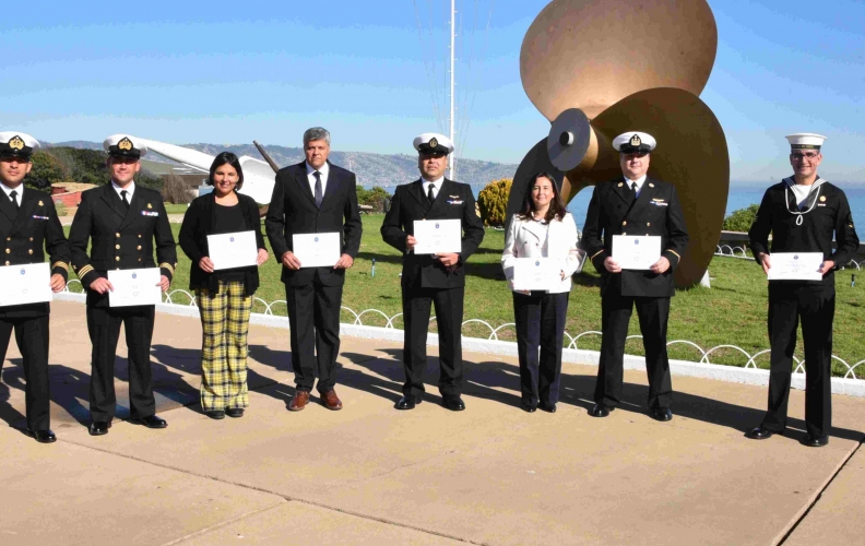 PREMIACIÓN DE CONCURSO DE INNOVACIÓN “DESAFÍO RIZO” EN ACADEMIA POLITÉCNICA NAVAL.