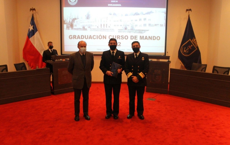 LA ACADEMIA POLITÉCNICA NAVAL FINALIZÓ EL 3° CURSO DE MANDO 2022.