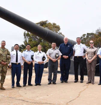 INTERCAMBIO DE EXPERIENCIAS SUBOFICIALES MAYORES TEXAS Y DE LAS FF.AA. DE CHILE EN LA ACADEMIA POLITÉCNICA NAVAL.