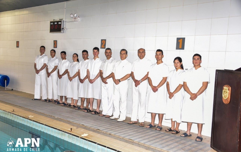 GRUMETES EVANGÉLICOS DE LA ACADEMIA POLITÉCNICA NAVAL RECIBIERON EL BAUTISMO. GRUMETES EVANGÉLICOS DE LA ACADEMIA POLITÉCNICA NAVAL RECIBIERON EL BAUTISMO.