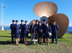 ALUMNOS DE TELECOMUNICACIONES DE LA FACH VISITARON LA ACADEMIA POLITÉCNICA NAVAL.