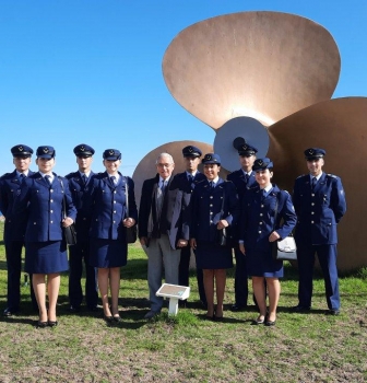 ALUMNOS DE TELECOMUNICACIONES DE LA FACH VISITARON LA ACADEMIA POLITÉCNICA NAVAL.